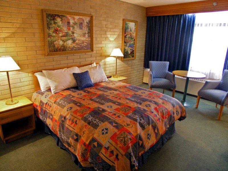 Best Western Cedar Park Inn Edmonton Oda fotoğraf
